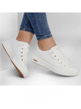 Skechers NEW 8.5W Arch Fit Arcade Meet Ya There White Canvas Sneakers 8.5 Wide